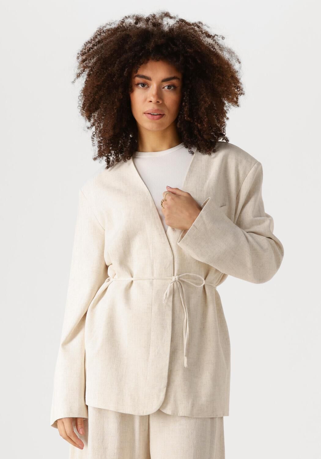 EDITED Dames Blazers Bonnie Blazer Beige