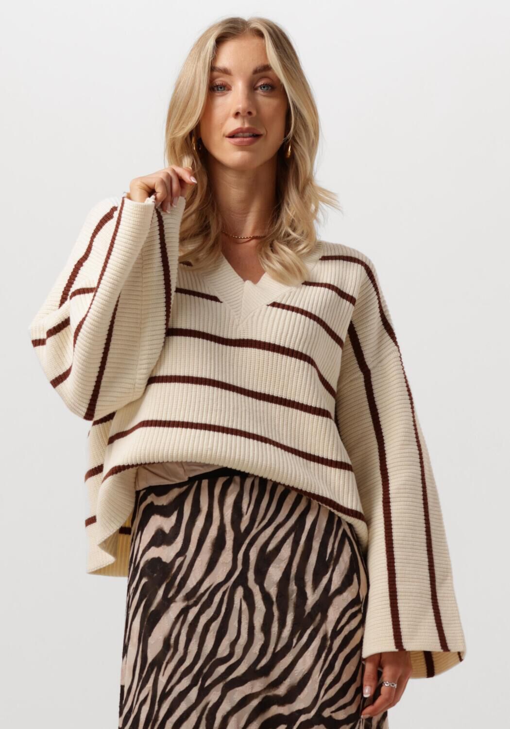 Gestuz Gebreide pullover met extra brede schouders model 'Seba'