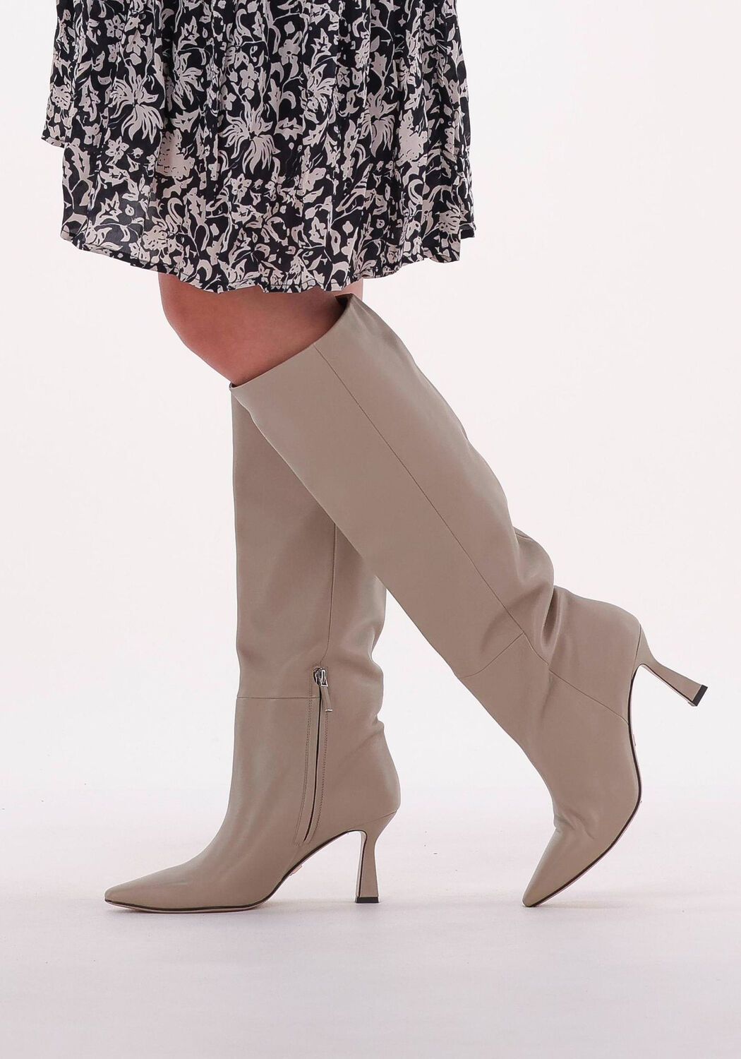 Omoda discount lola cruz