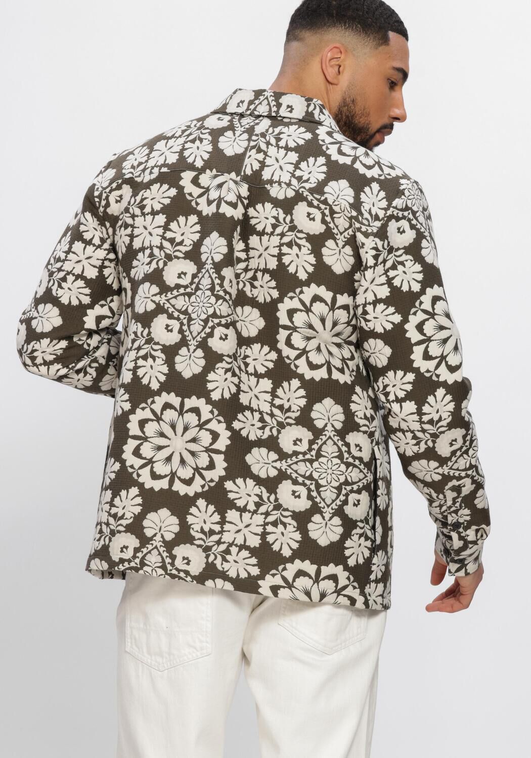 Groene ANERKJENDT Overshirts AKOSCAR FLOWER JACQ OVERSHIRT - large