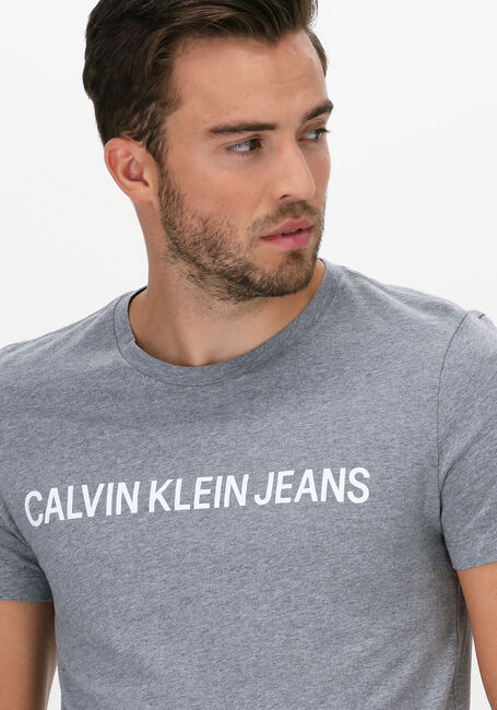 Grijze CALVIN KLEIN T-shirt INSTITUTIONAL L - large