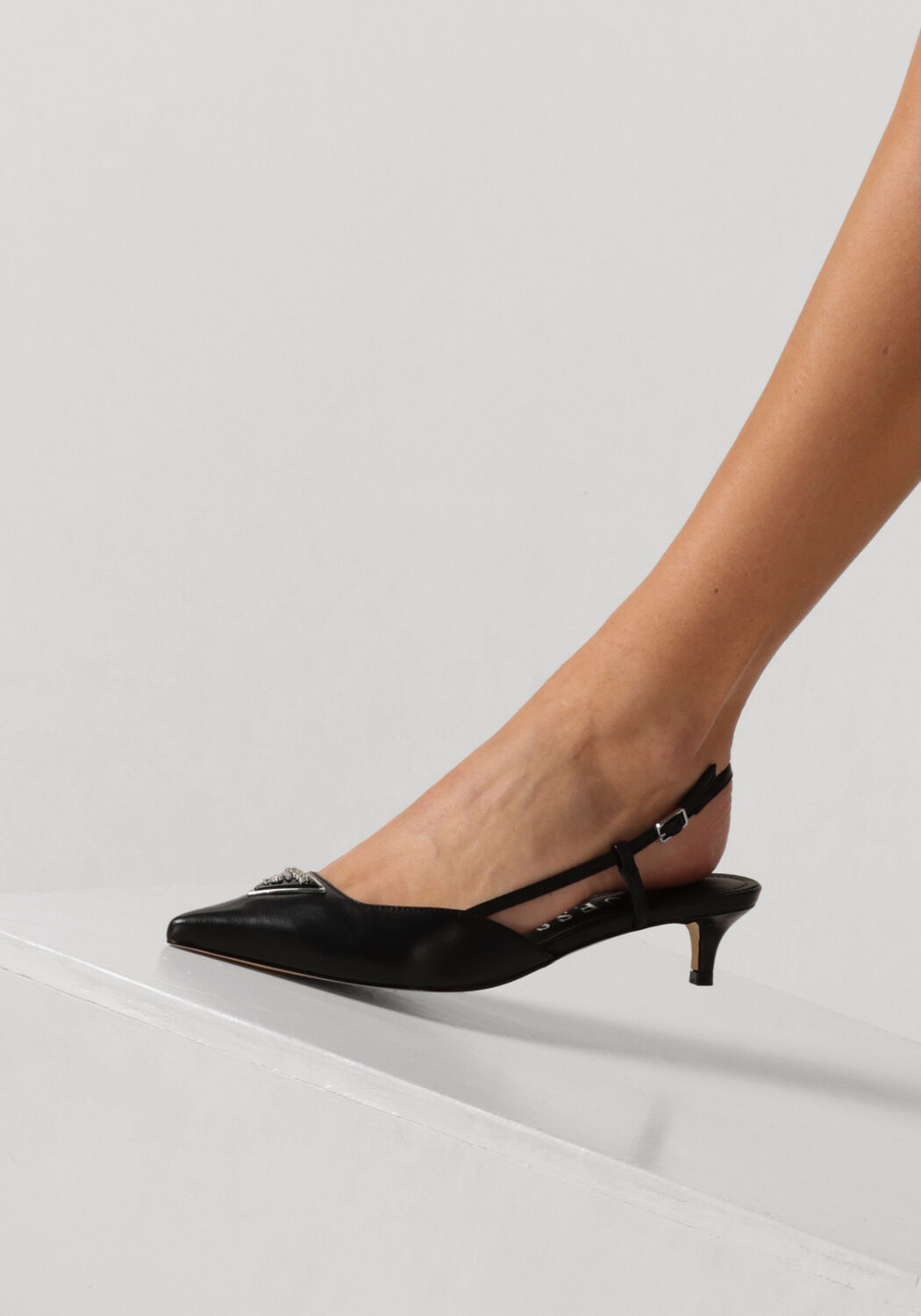 Zwarte GUESS Slingbacks JESSON - large