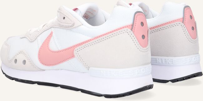 Roze NIKE Lage sneakers VENTURE RUNNER WMNS Roze NIKE Lage sneakers VENTURE RUNNER WMNS - large