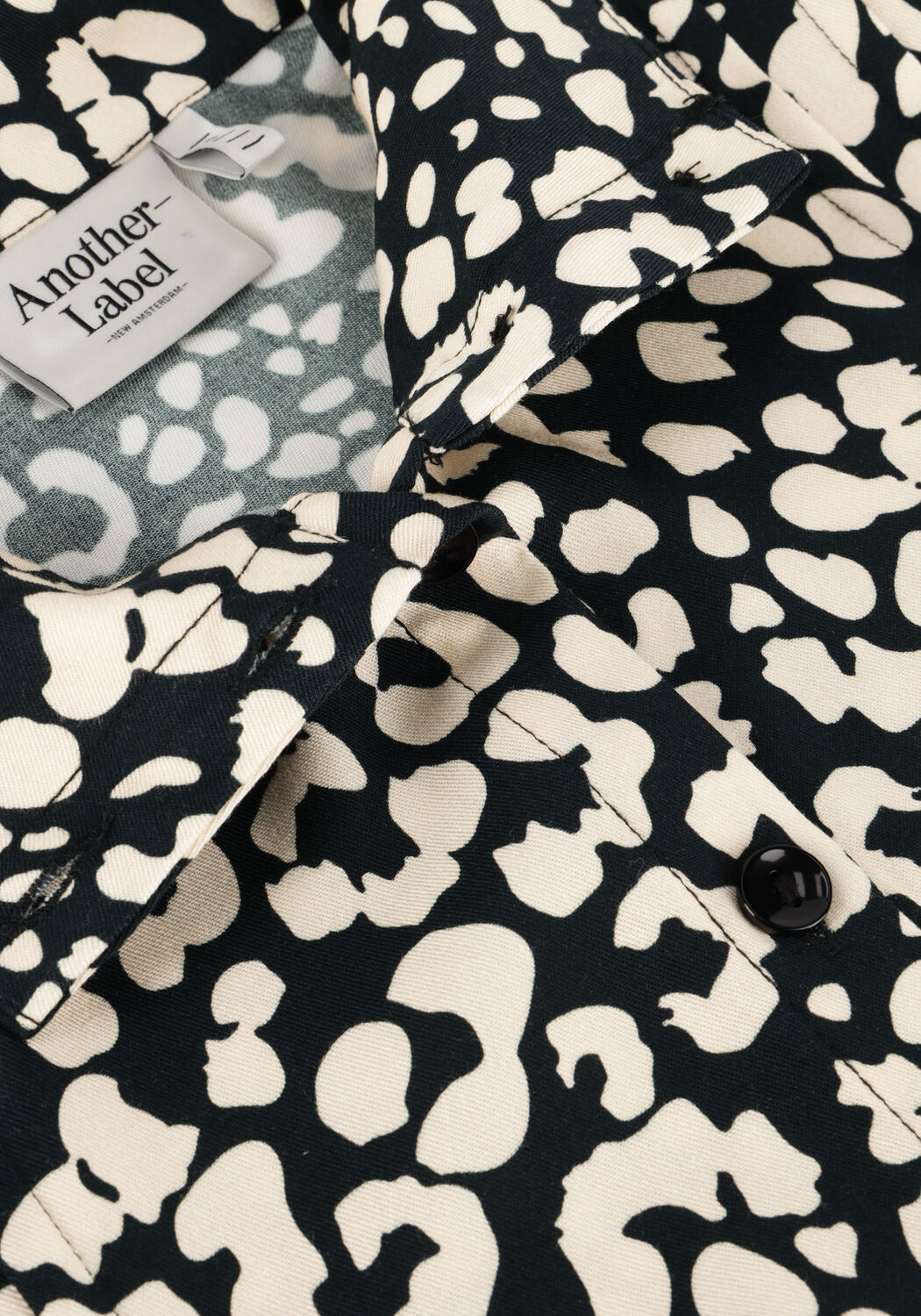 Zwarte ANOTHER LABEL Blouses JUME ANIMAL BLACK SHIRT - large