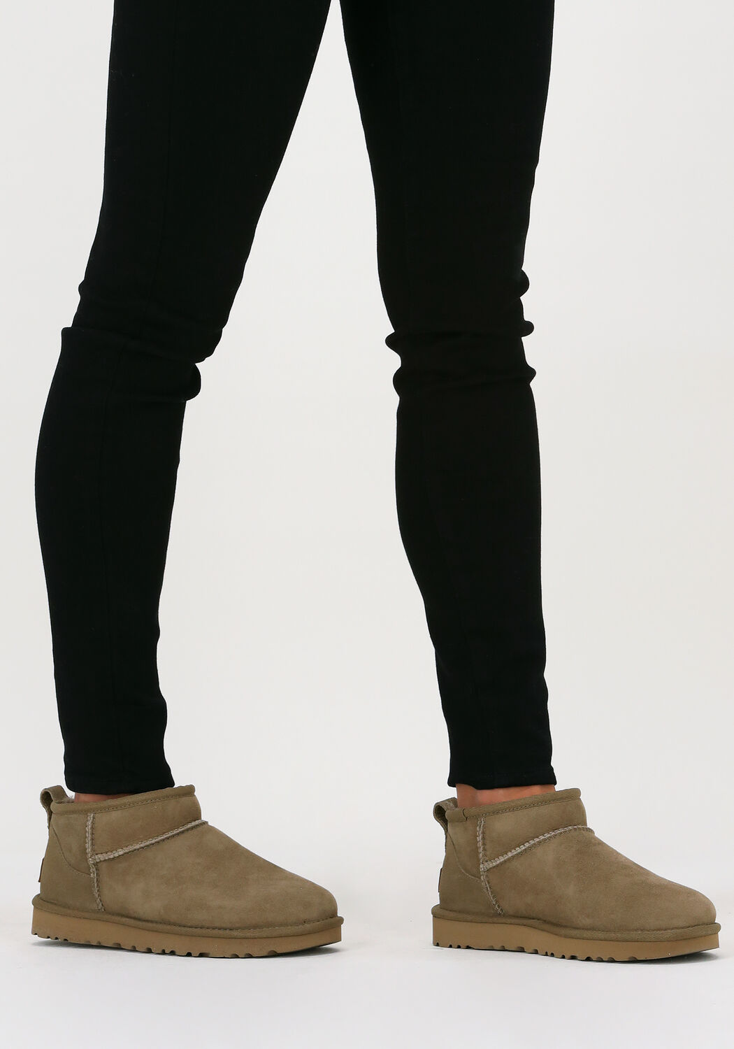 Groene UGG Vachtlaarzen W CLASSIC ULTRA MINI Omoda