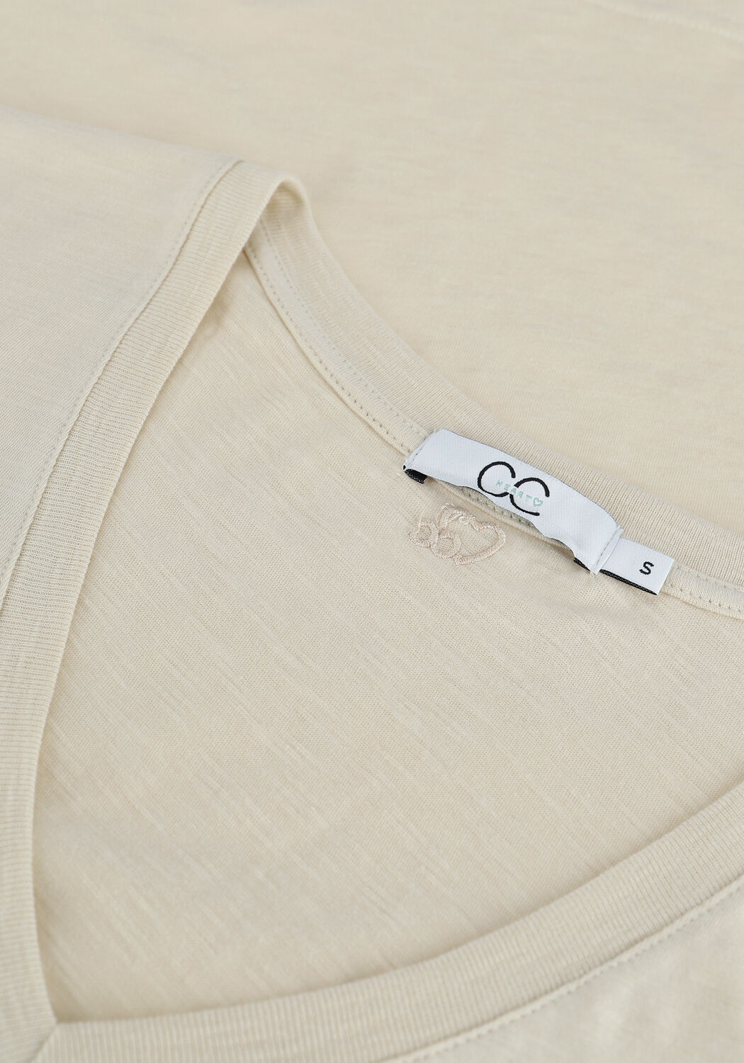 Zand CC HEART T-shirt BASIC V-NECK TSHIRT - large