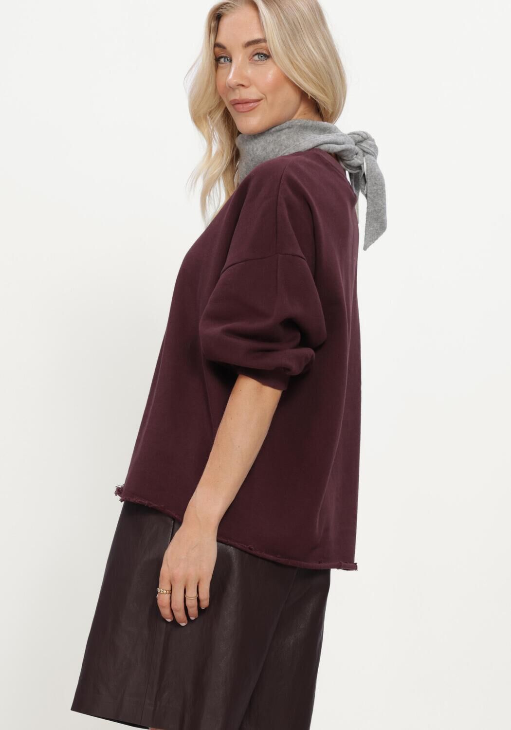 Bordeaux CIRCLE OF TRUST Top KENZIE SWEAT - large