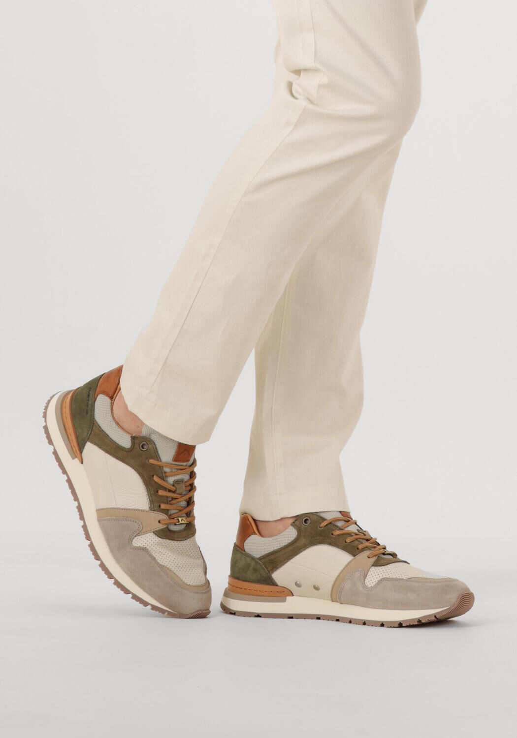 Beige AMBITIOUS Lage sneakers VINCE - large