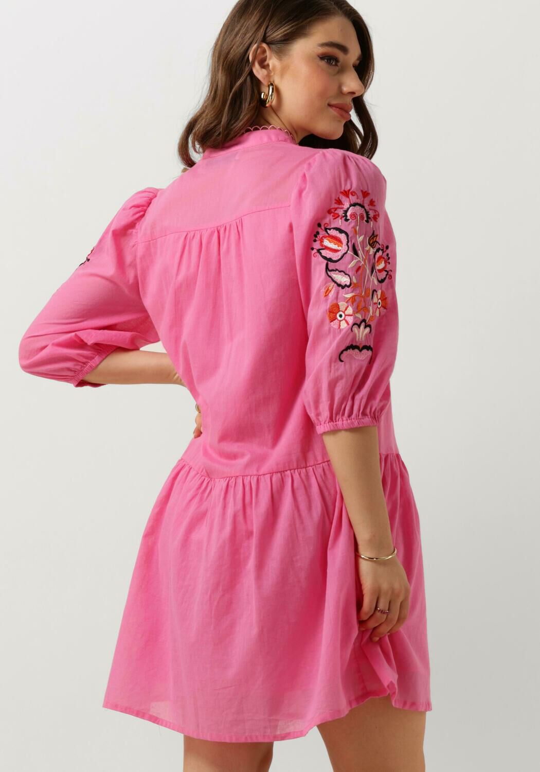 NUKUS Dames Jurken Ame Dress Embroidery Roze