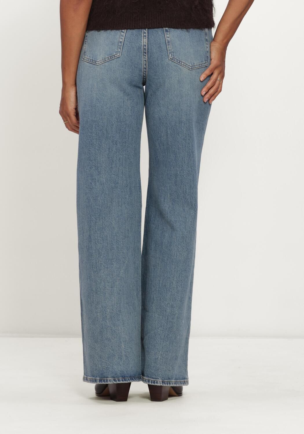 Lichtblauwe CIRCLE OF TRUST Wide jeans MADDY DNM - large