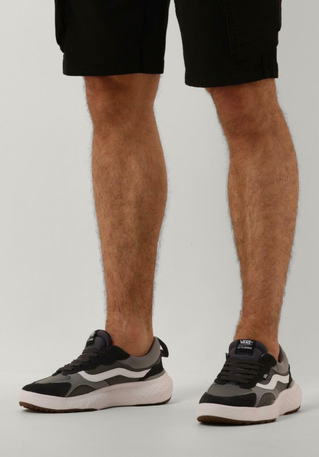 Grijze VANS Lage sneakers ULTRARANGE NEO VR3 MEN - large