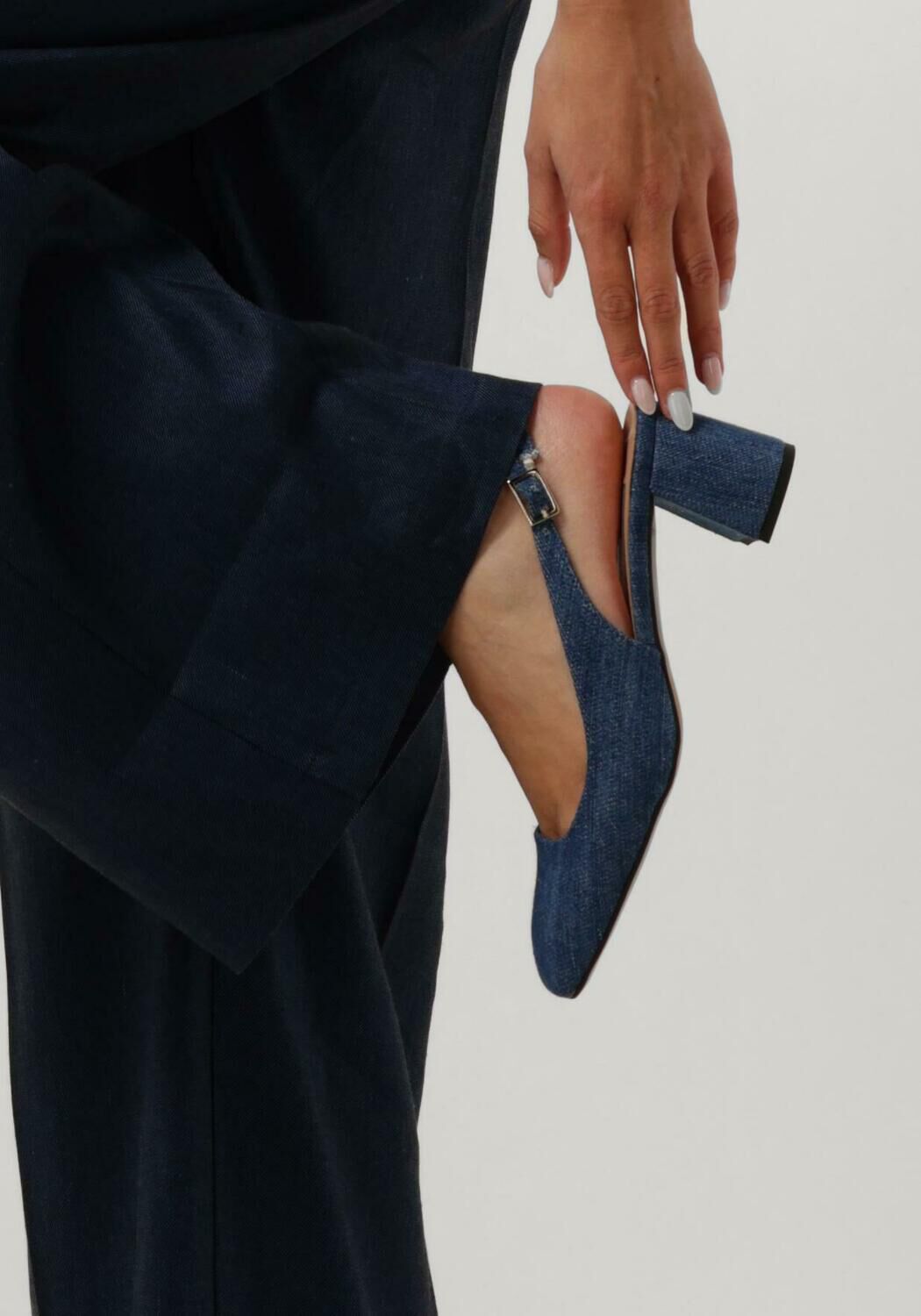 Blauwe NOTRE-V Slingbacks 3713 - large