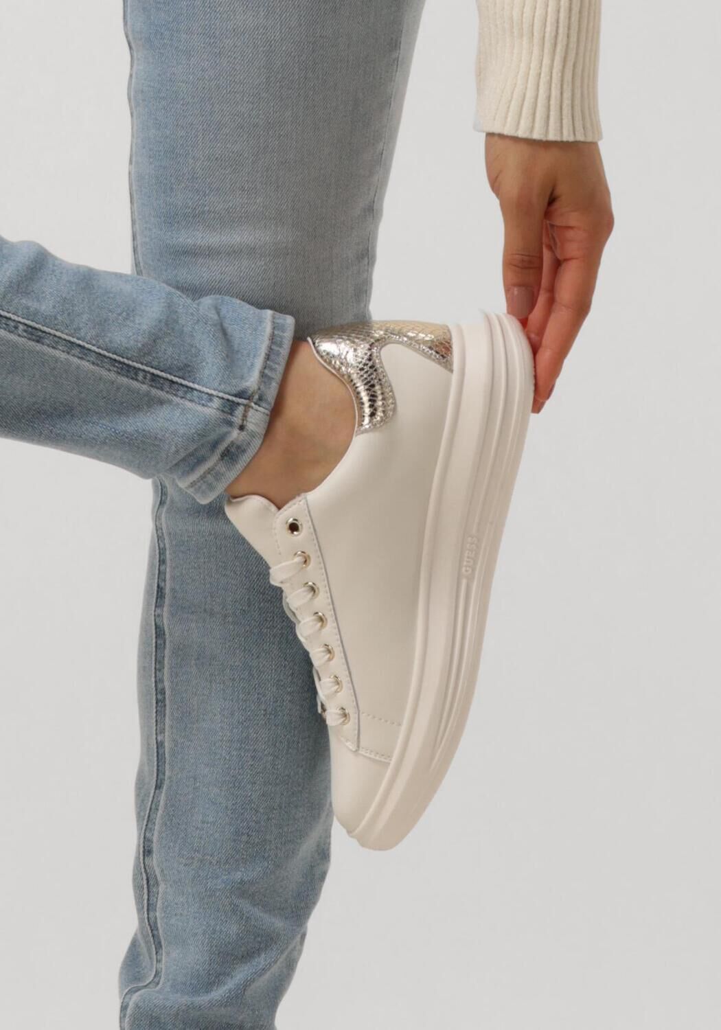 Witte GUESS Lage sneakers VIBO - large
