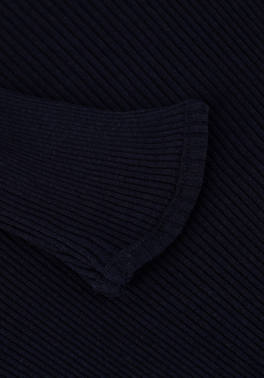 Donkerblauwe ROSEMUNDE Coltrui SILK T-SHIRT W/ ROLLER NECK - large