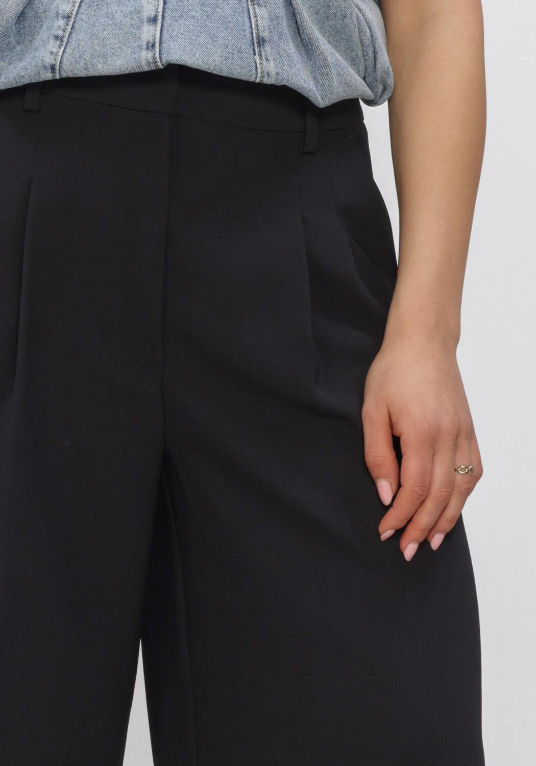 Zwarte SECOND FEMALE Broeken FLORE BERMUDA - large