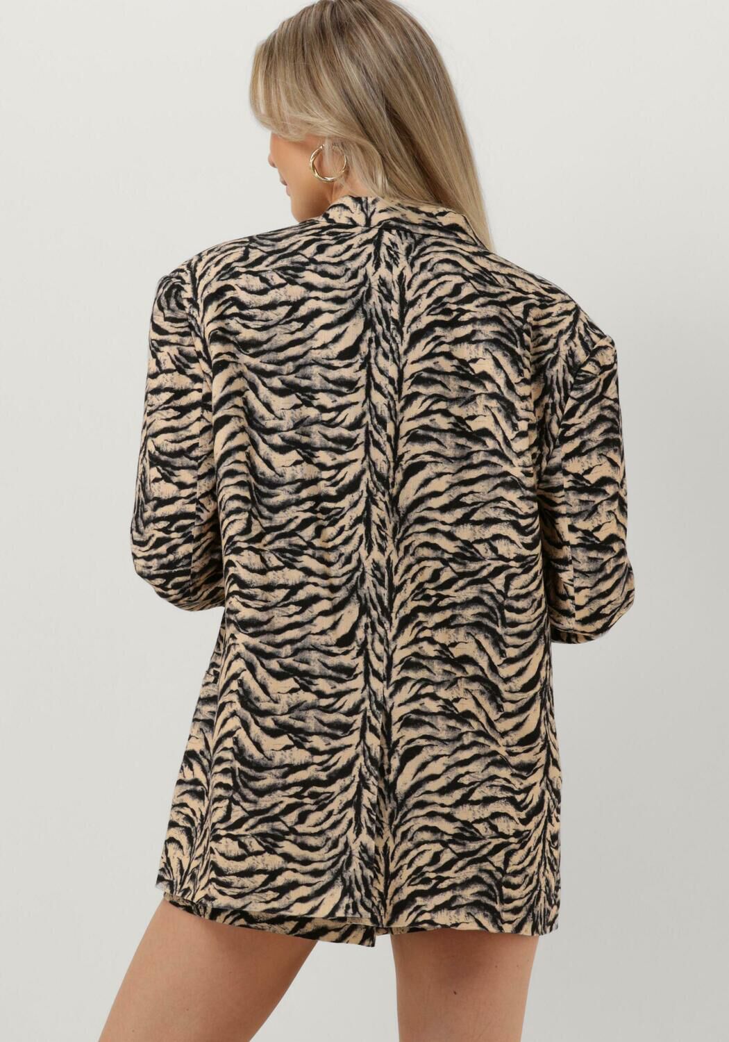 Alix the label blazer leopard top