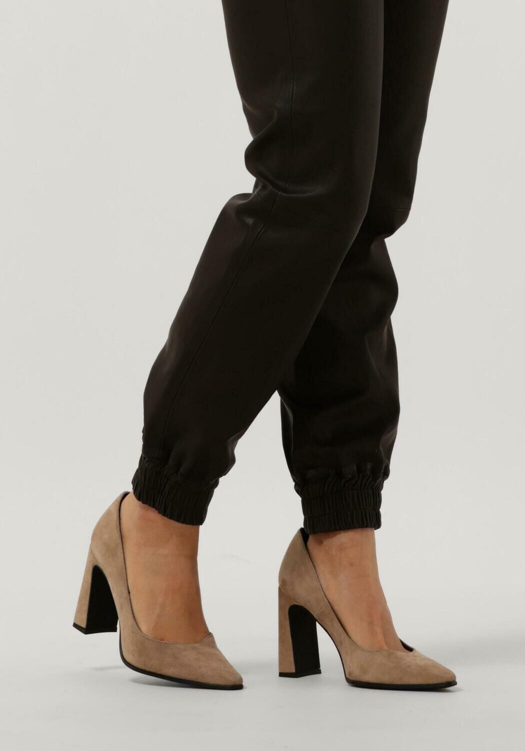 Taupe NOTRE-V Pumps 11102 - large