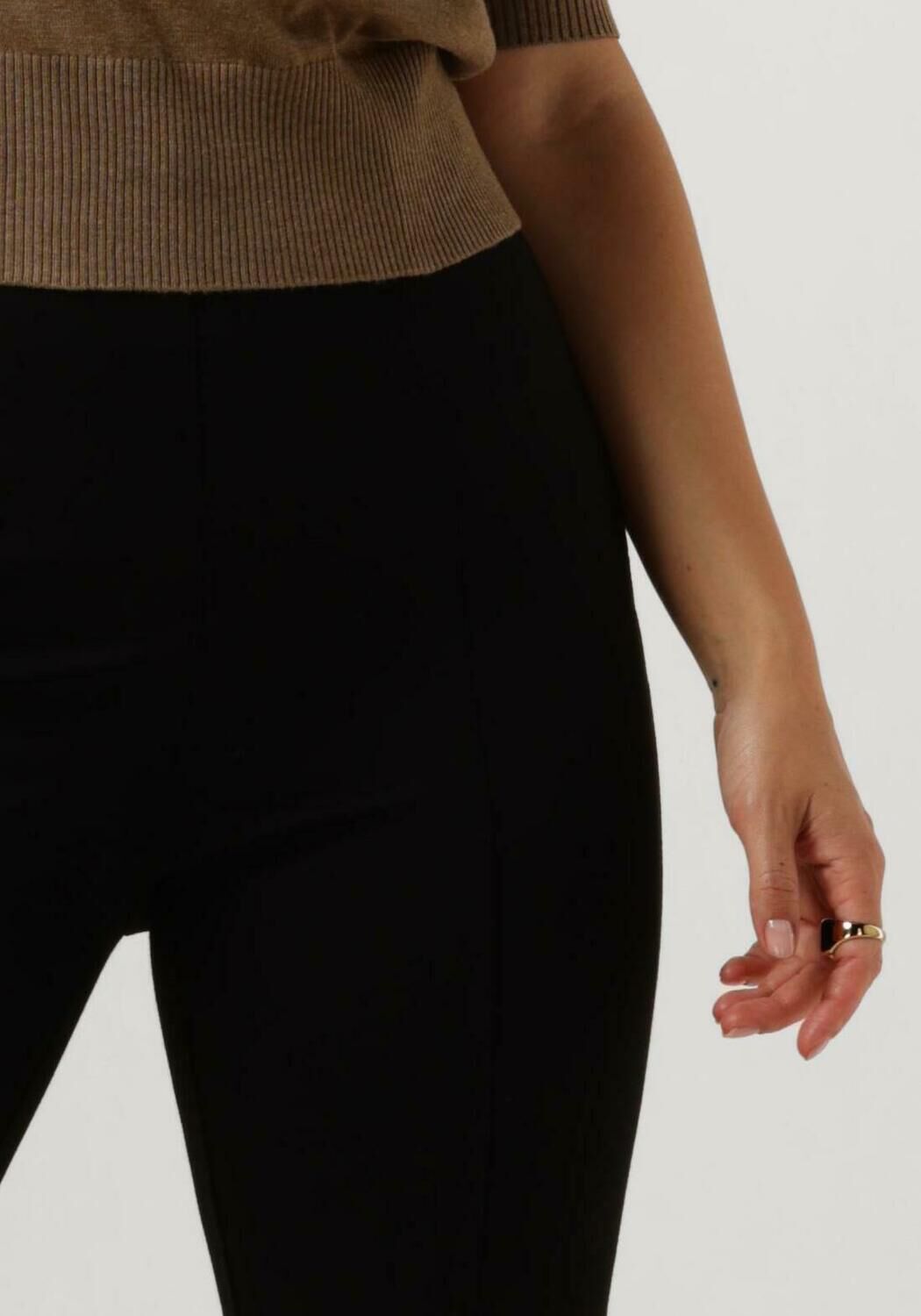 MINUS Dames Broeken Marcia High Waisted Flared Pant Zwart