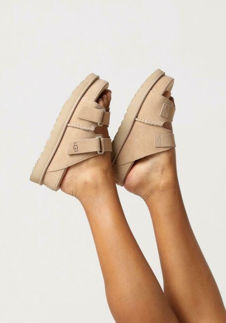 Beige UGG Slippers W GOLDENSTAR HI SLIDE Beige UGG Slippers W GOLDENSTAR HI SLIDE - large