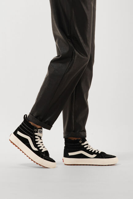 Zwarte VANS Hoge sneakers UA SK8-HI MTE WOMAN - large