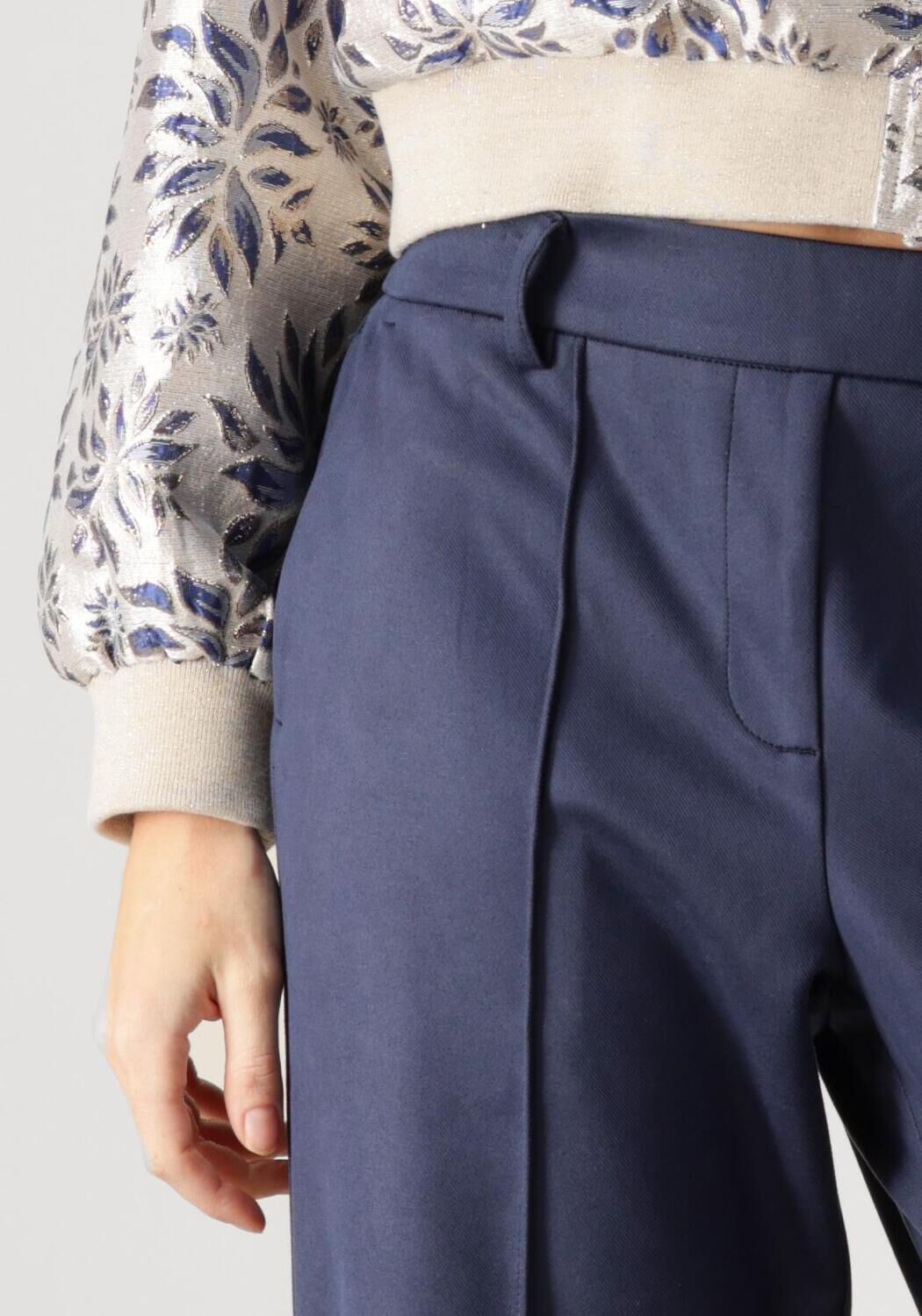 NUKUS Dames Broeken Jill Pants Scuba Blauw