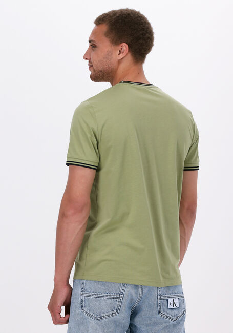 Groene FRED PERRY T-shirt TWIN TIPPED T-SHIRT - large