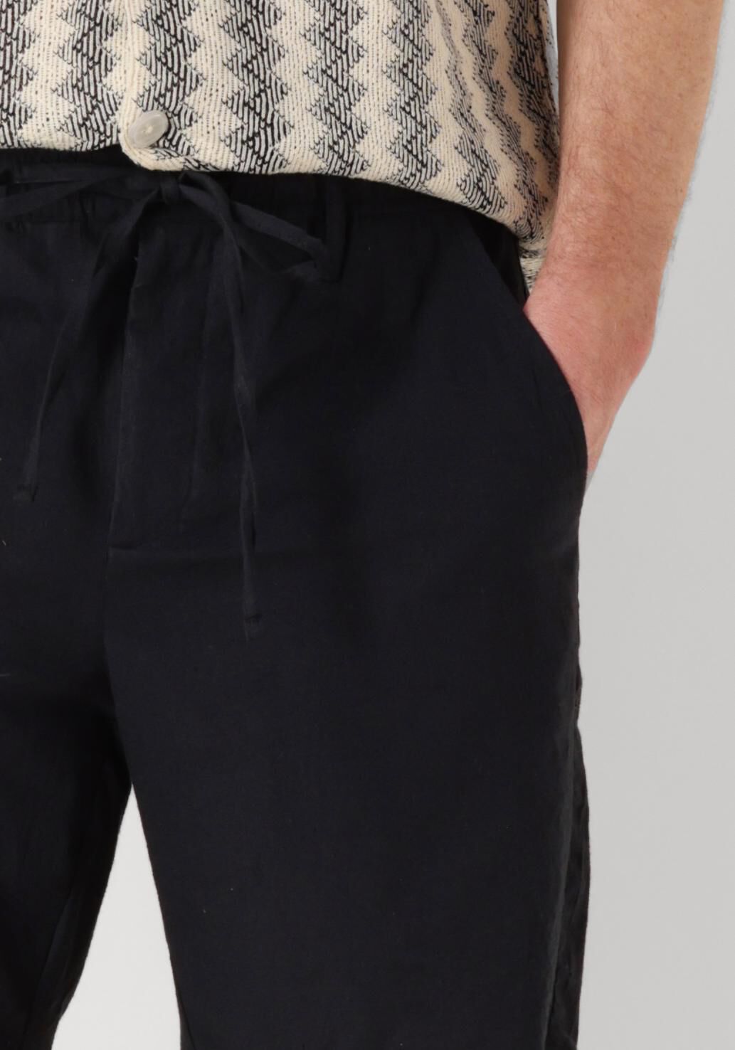 ANERKJENDT Heren Broeken Aklt James Cot linen Ela Shorts Zwart