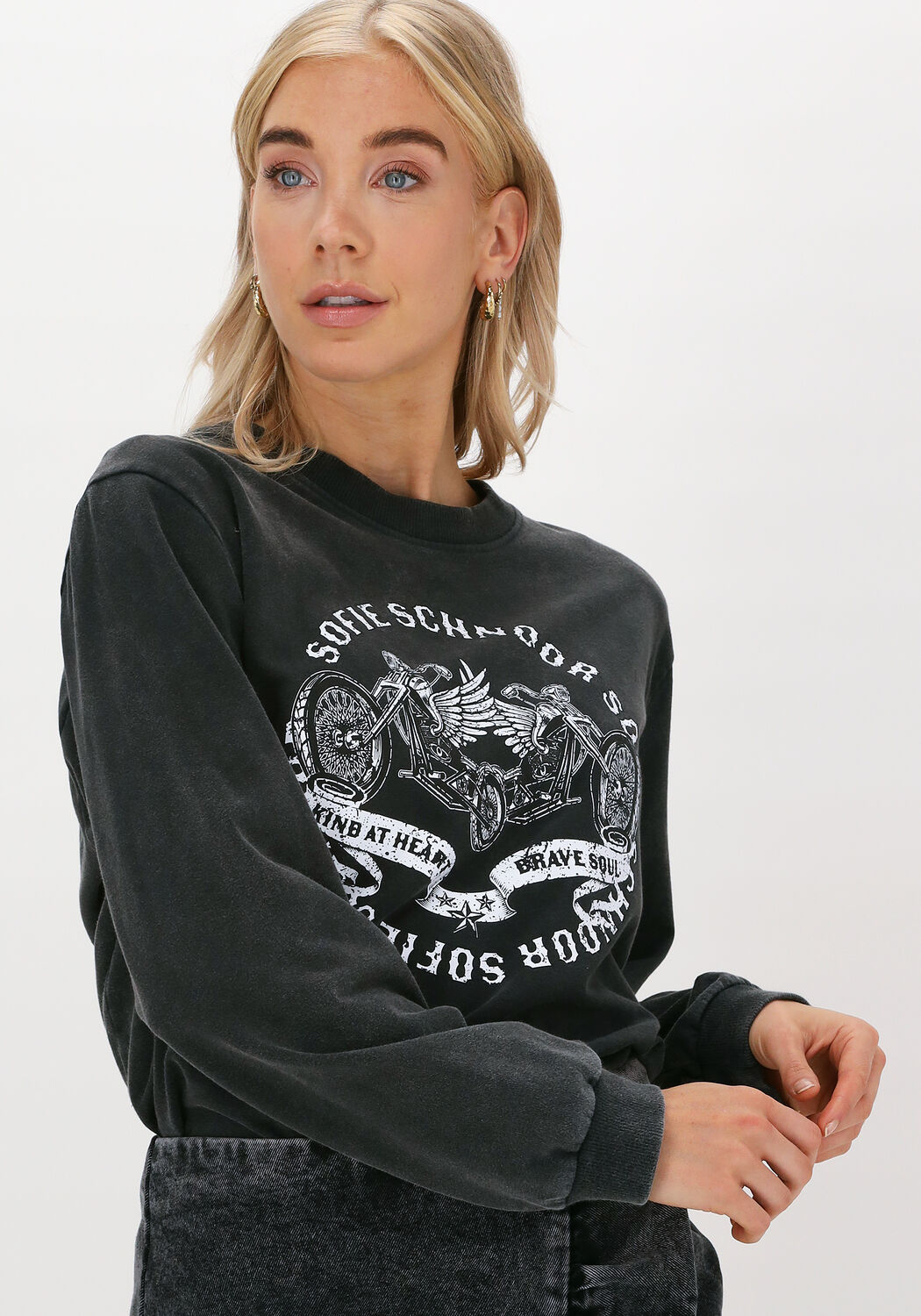 sofie schnoor sweater