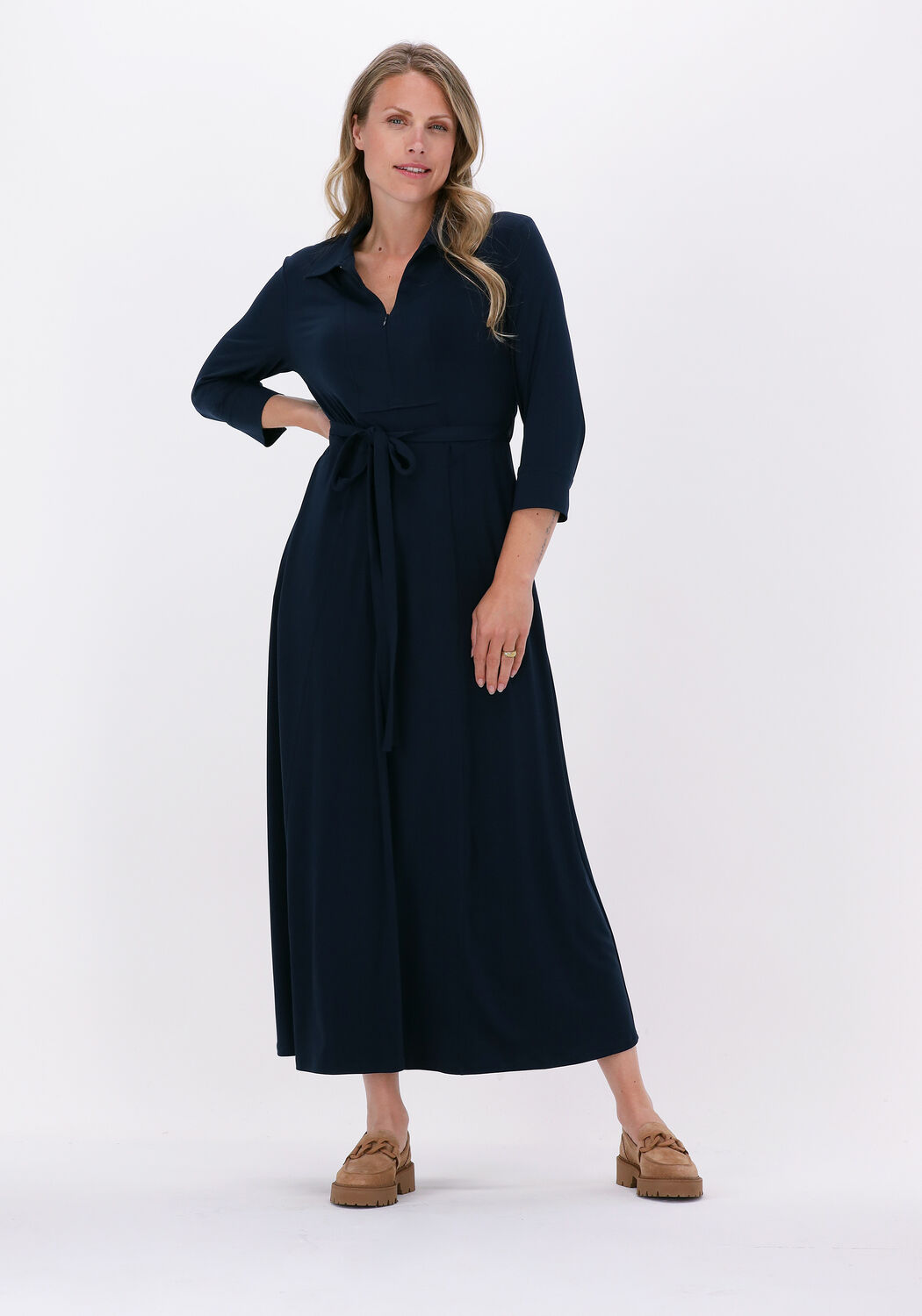 donkerblauwe vanilia maxi jurk uni anorak dress