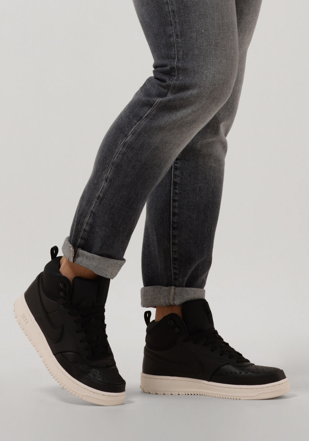 Zwarte hoge nikes hotsell