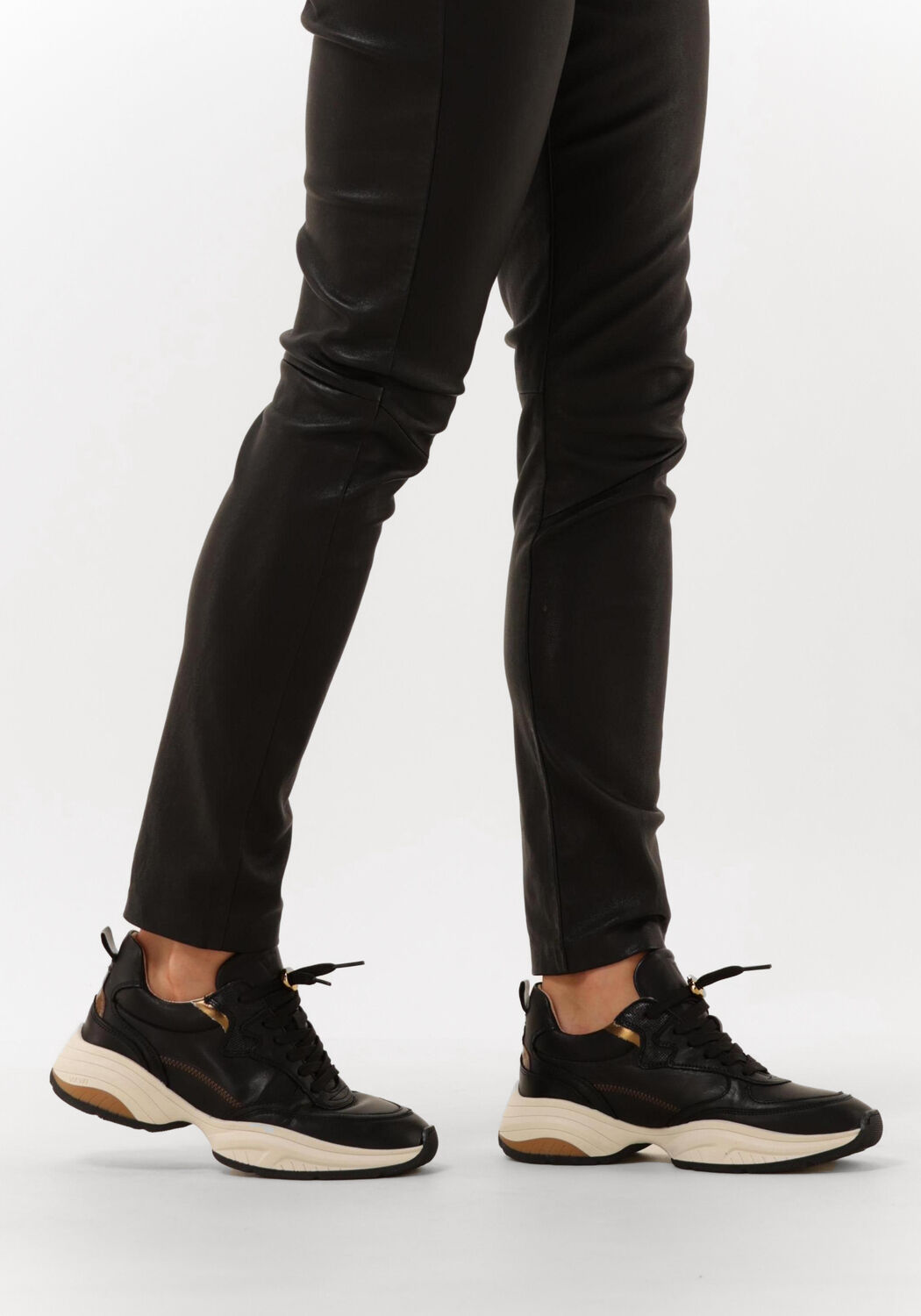 Lage sneakers dames hotsell zwart