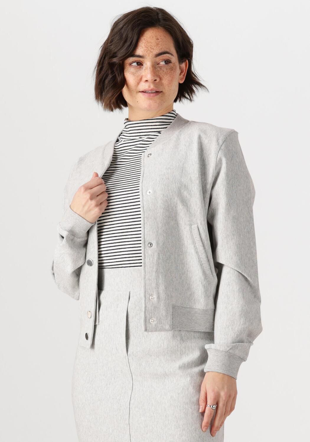 JANSEN AMSTERDAM Dames Jassen Goldie Jasje Hvm 274 Bomber Long Sleeve Lichtgrijs