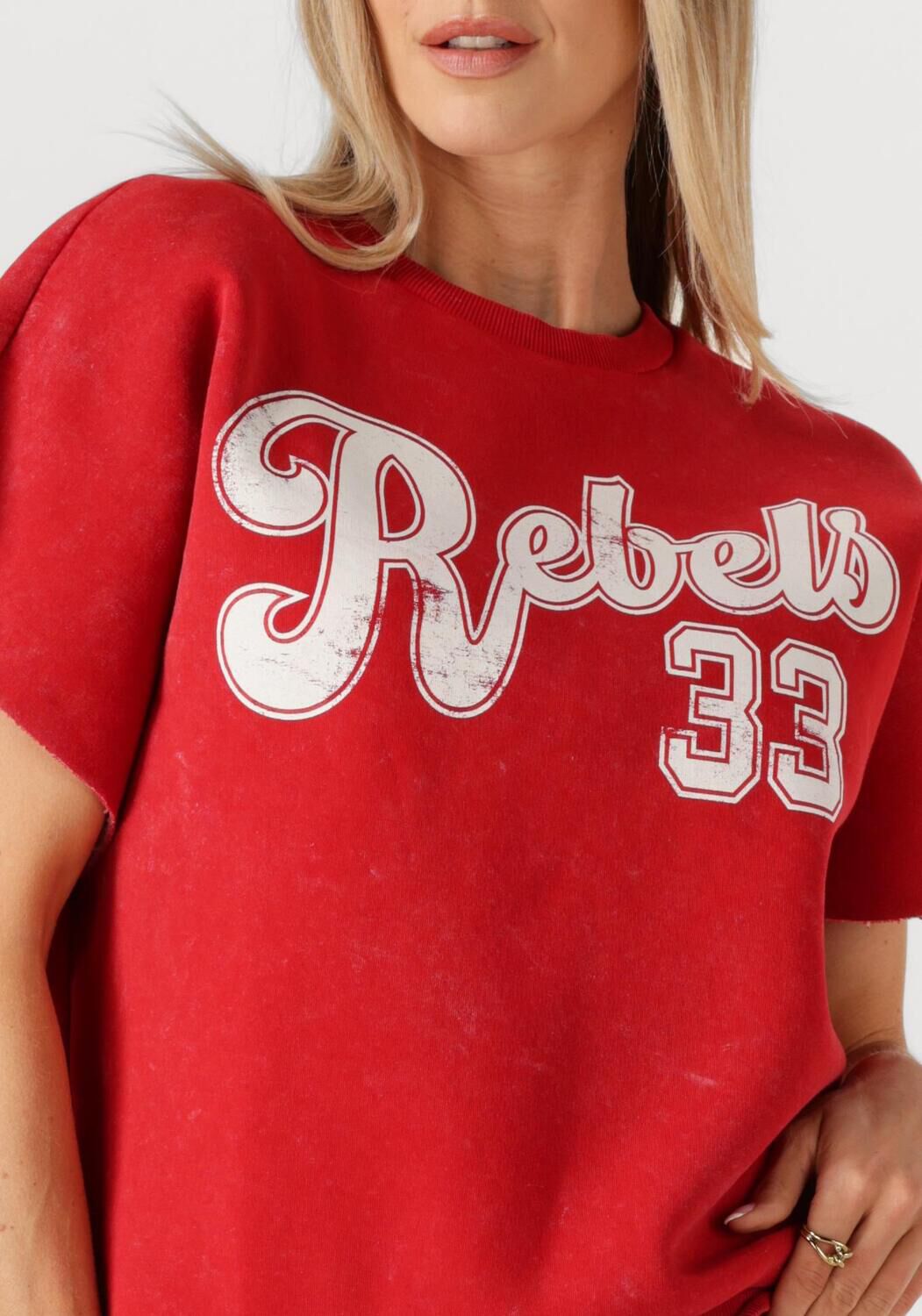 COLOURFUL REBEL Dames Truien & Vesten Rebels 33 Acid Wash Drppd Shldr Sweat Ss Rood