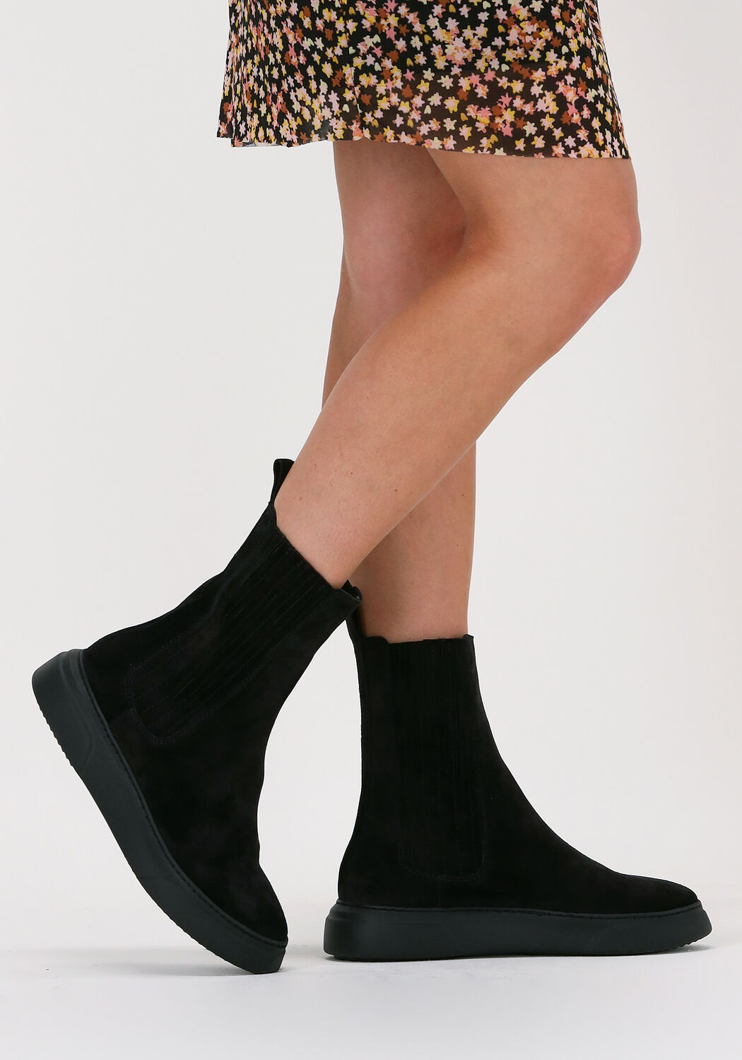 Zwarte VIA VAI Chelsea boots JUNO LYZA - large