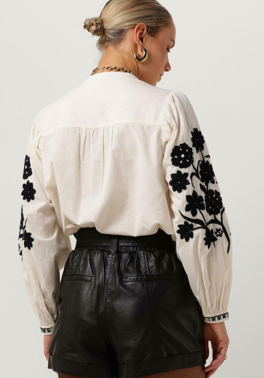 SCOTCH & SODA Dames Blouses Shirt With Embroidered Sleeve Gebroken Wit