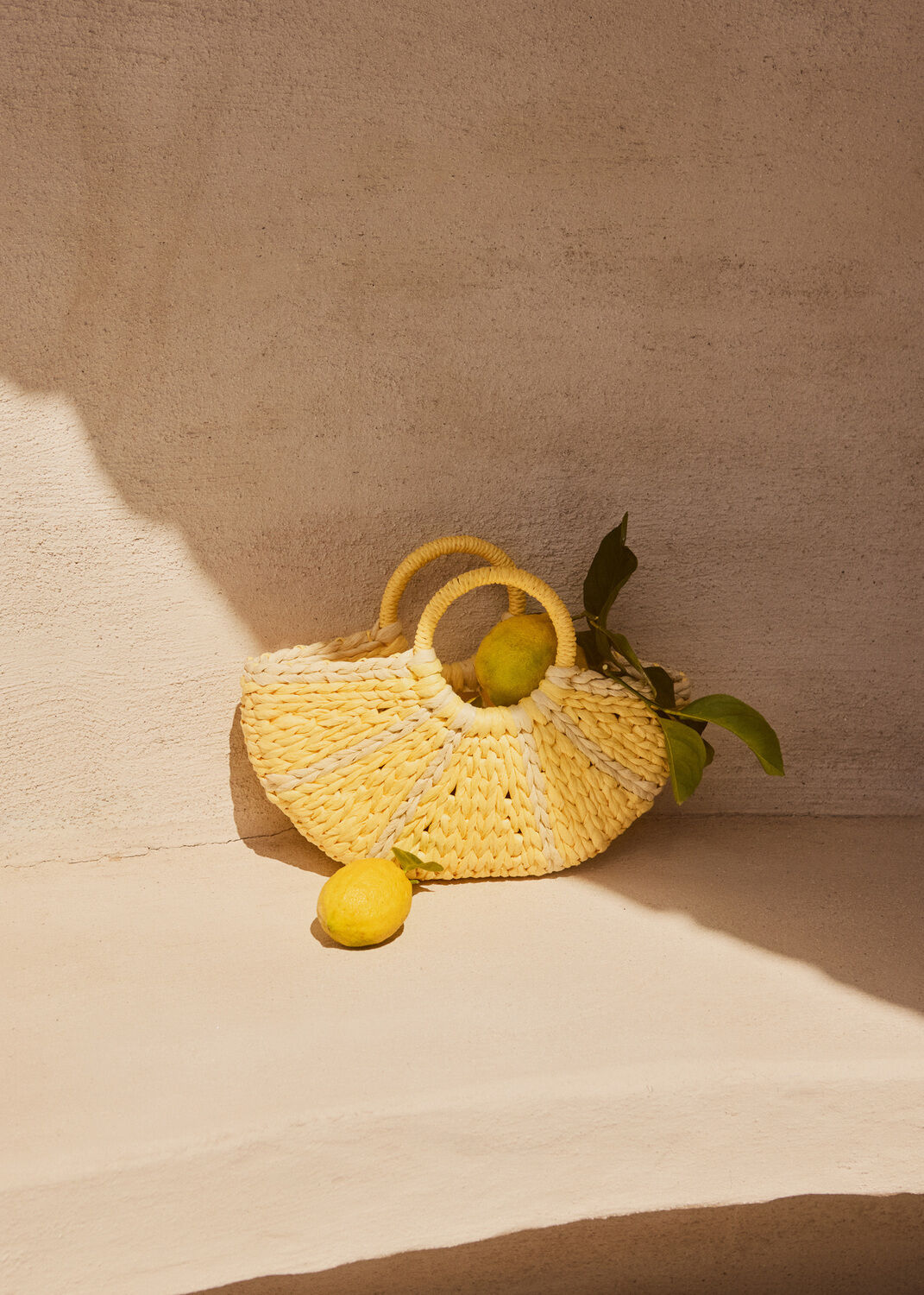 Gele MOLO Handtas LEMON STRAW BAG - large