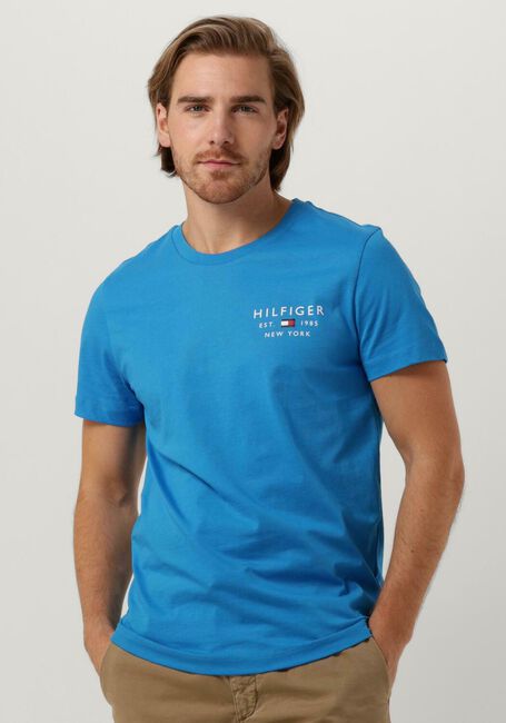 Blauwe TOMMY HILFIGER T-shirt BRAND LOVE SMALL LOGO TEE - large