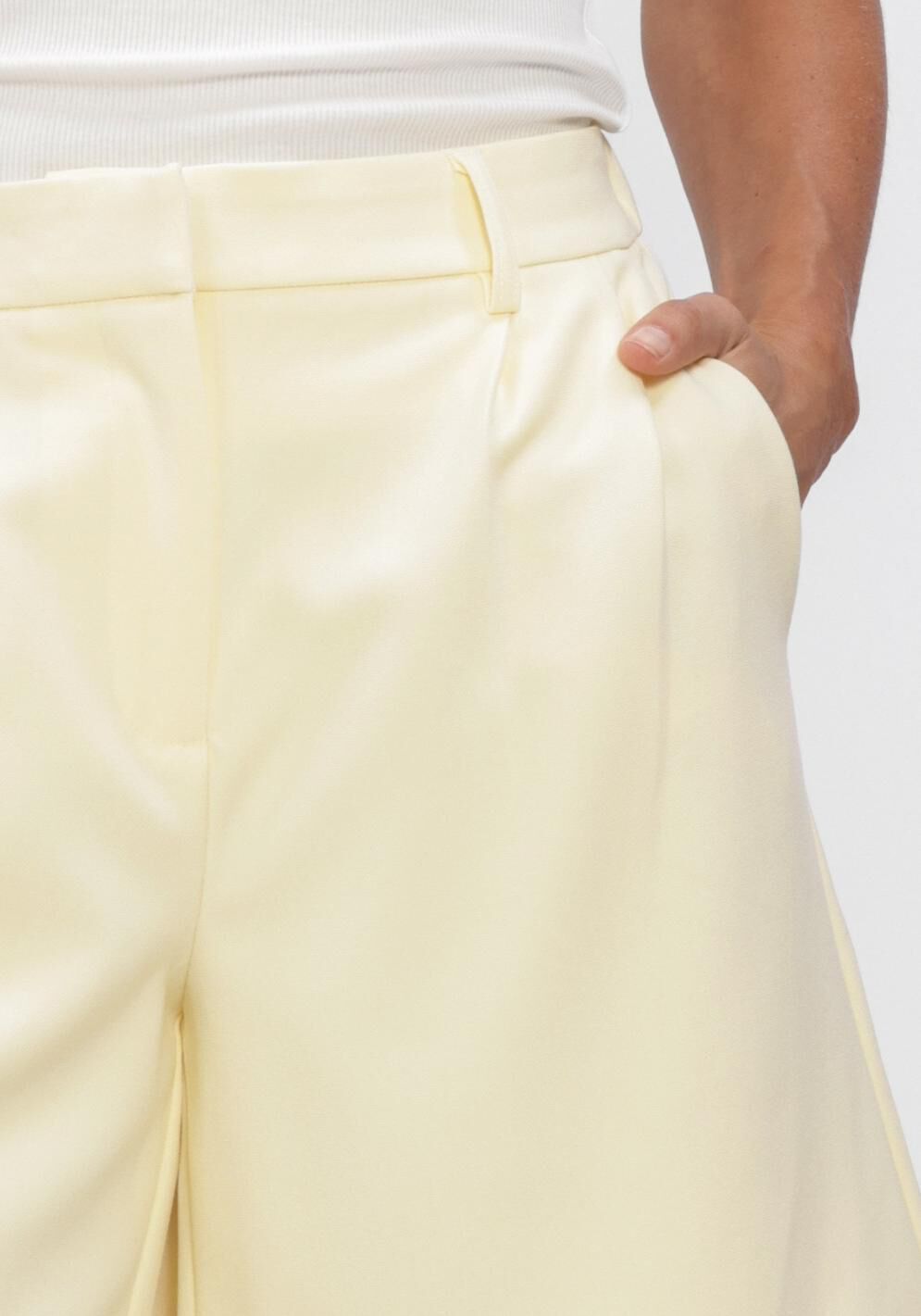 Gele Y.A.S. Broeken YASLIKKA MW SHORTS S - large