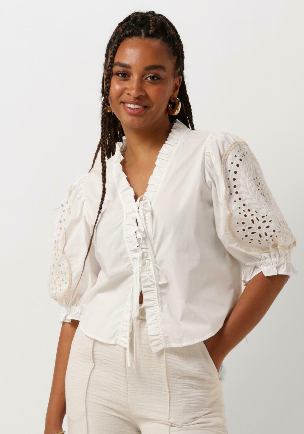 Object Blouse met broderie anglaise model 'Brodera'