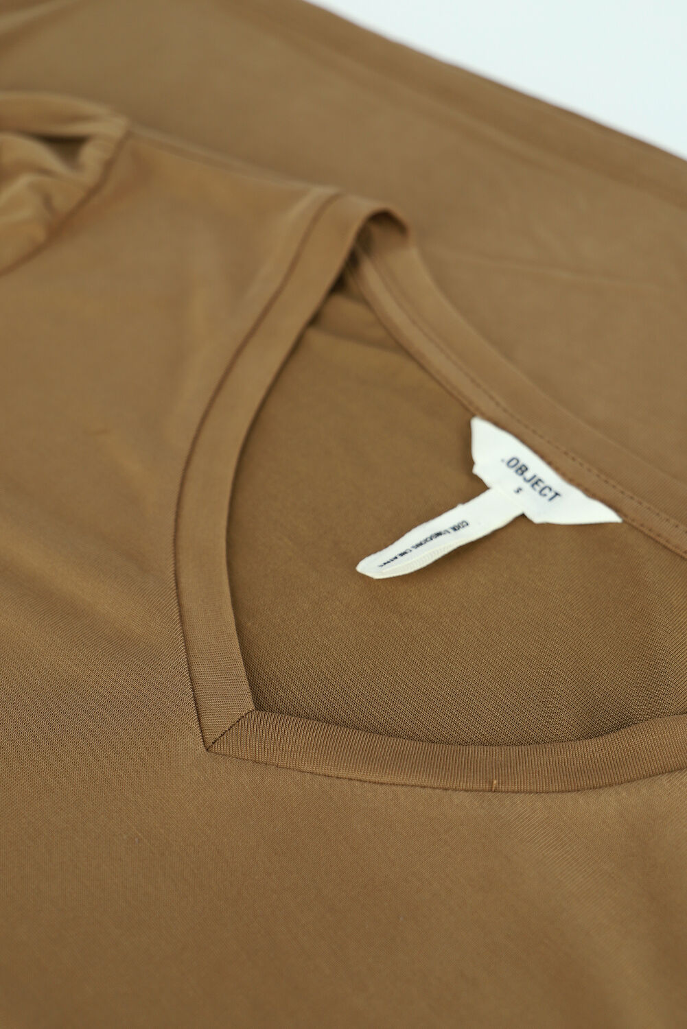 Bruine OBJECT Top JANNIE LS V-NECK TOP - large