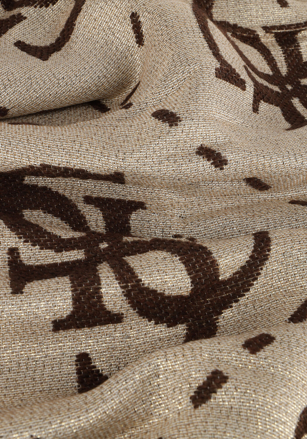 Bruine GUESS Sjaal VIKKY SCARF 90X180 - large