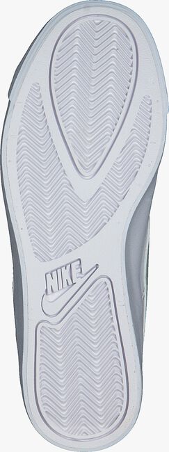 Witte NIKE Lage sneakers COURT ROYALE AC WMNS - large