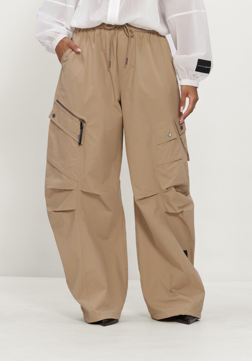 HAUTE L'AMITIÉ Haute L'Amitié Dames Broeken Air Zip Tall Pant Beige