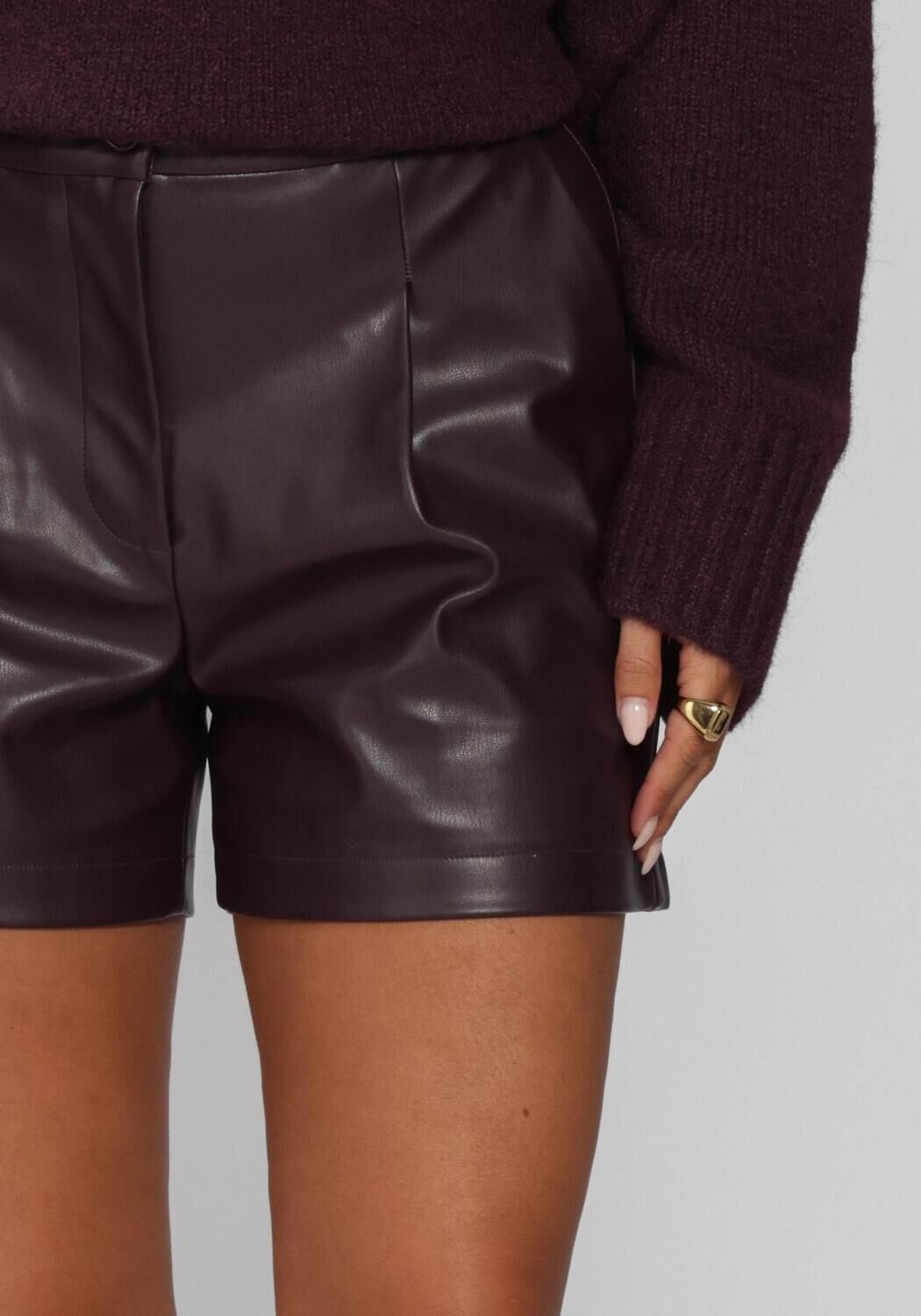 Bordeaux EDITED Korte broek SILVIA SHORTS PU - large