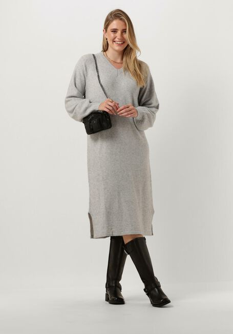 Grijze MINUS Midi jurk LILIANNE V-NECK MIDI KNIT DRESS - large