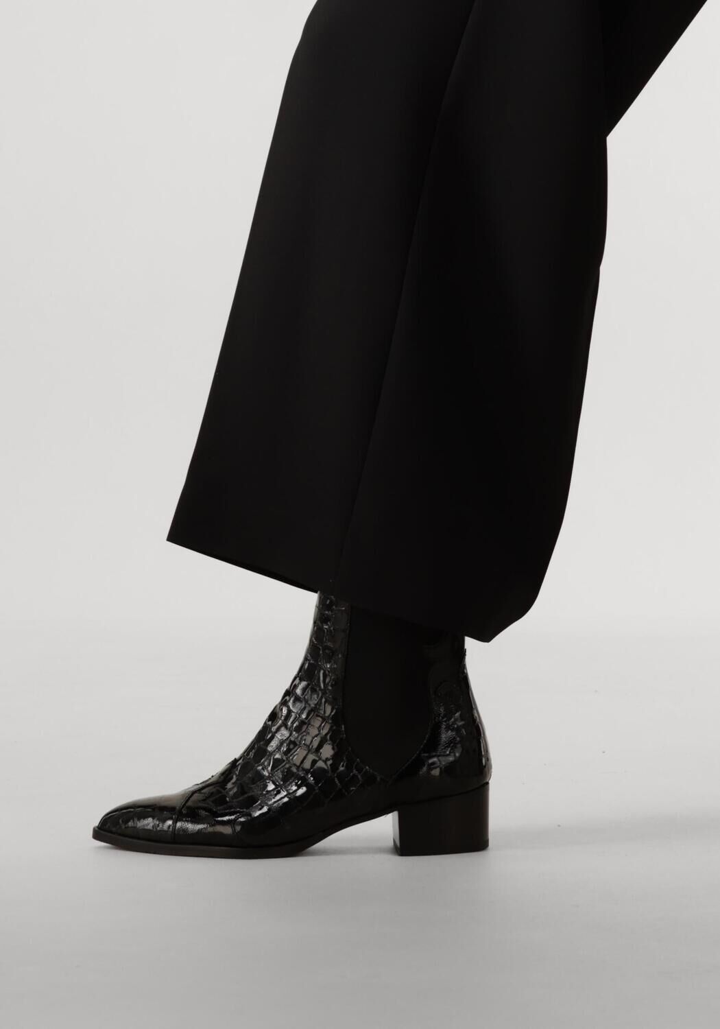 Zwarte PERTINI Enkellaarsjes 30961 - large