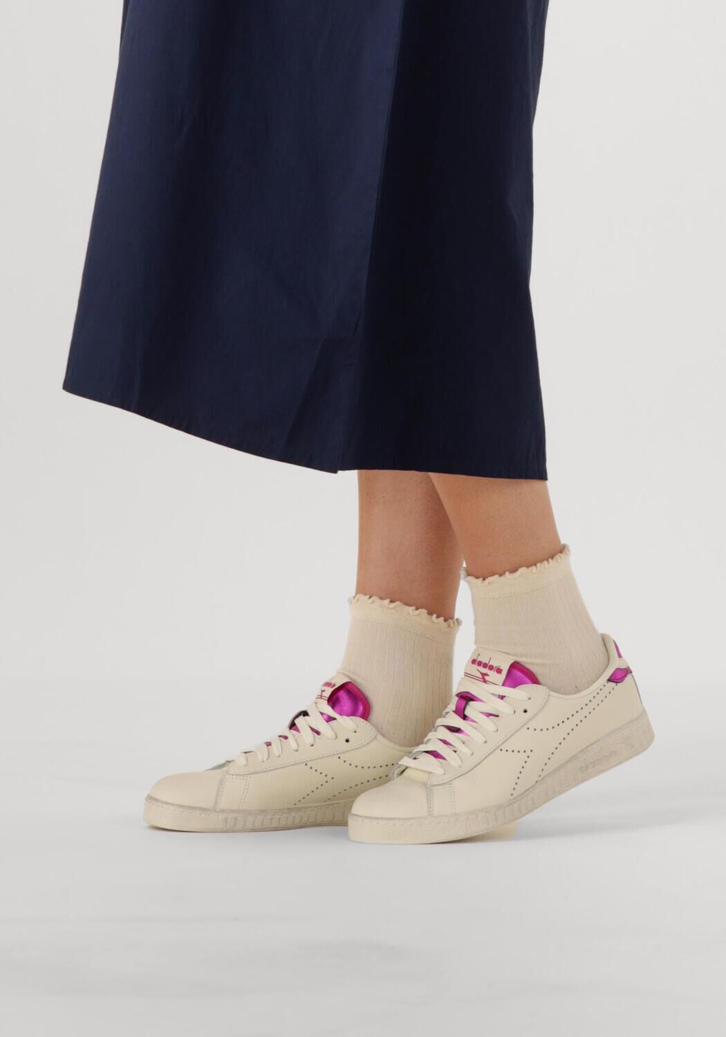 Witte DIADORA Lage sneakers GAME L LOW PUNCHED WN - large