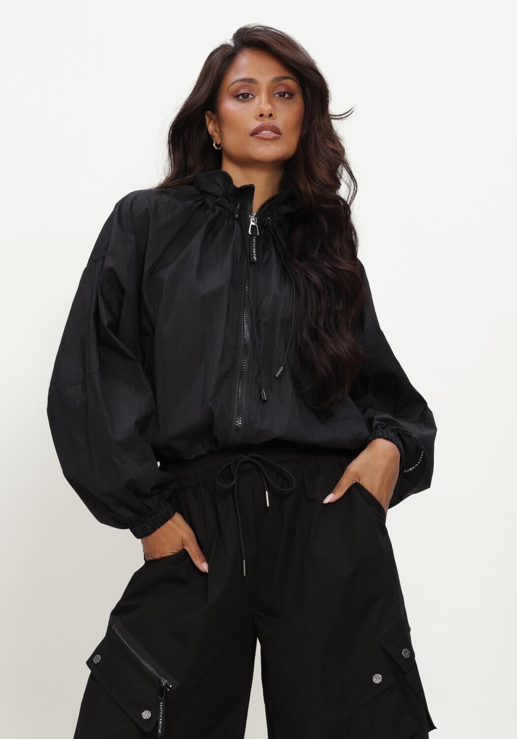 HAUTE L'AMITIÉ Haute L'Amitié Dames Blouses Iron Paper Jacket Zwart