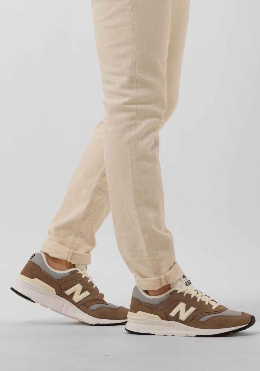 Bruine NEW BALANCE Lage sneakers CM997 - large