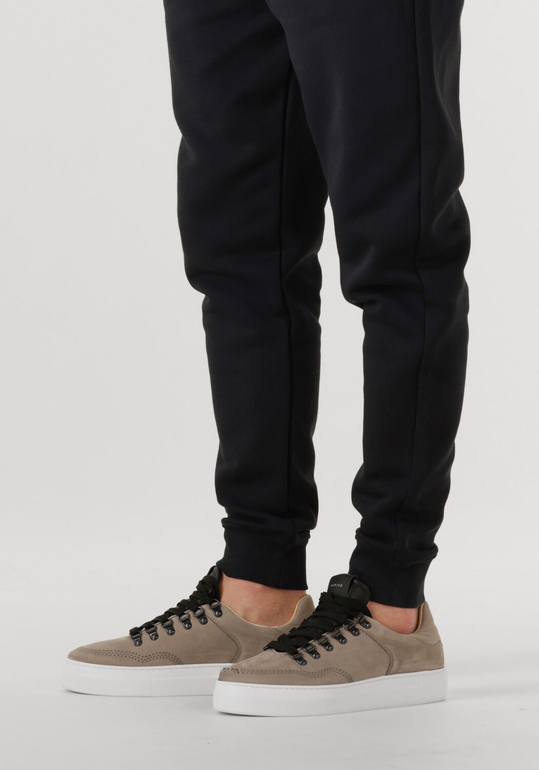 Grijze NUBIKK Lage sneakers JAGGER ROMAN - large